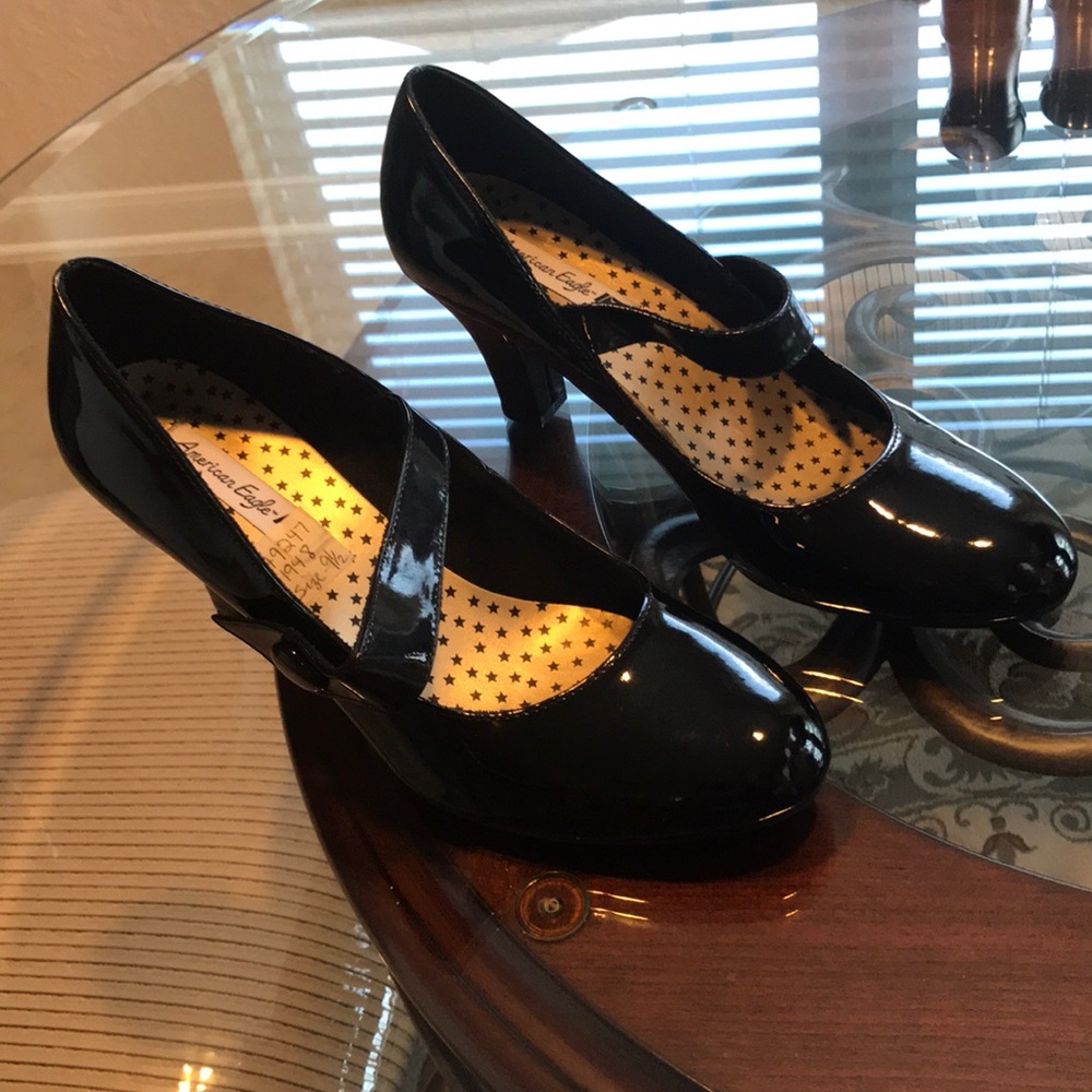 Black patent leather Mary Jane shoes